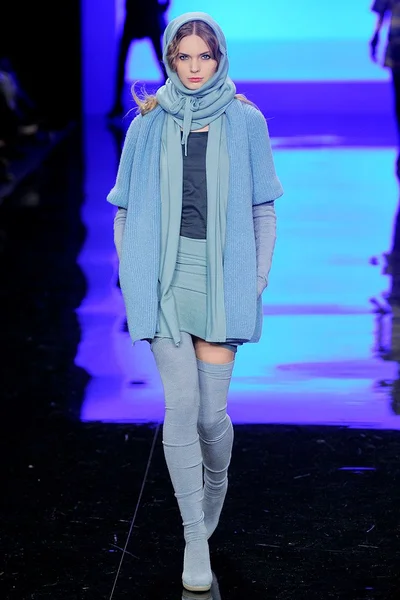 Look 30